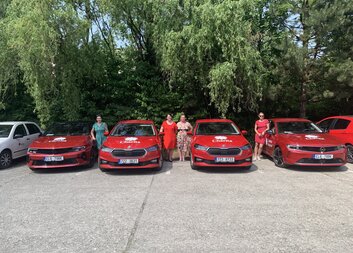 Charita Holešov požehnala 4 nové automobily pro DZP a CHPS